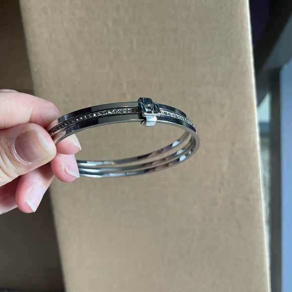 Michael Kors three silver bangles with buckle and rhinestones bracelet - Picture 3 of 6
